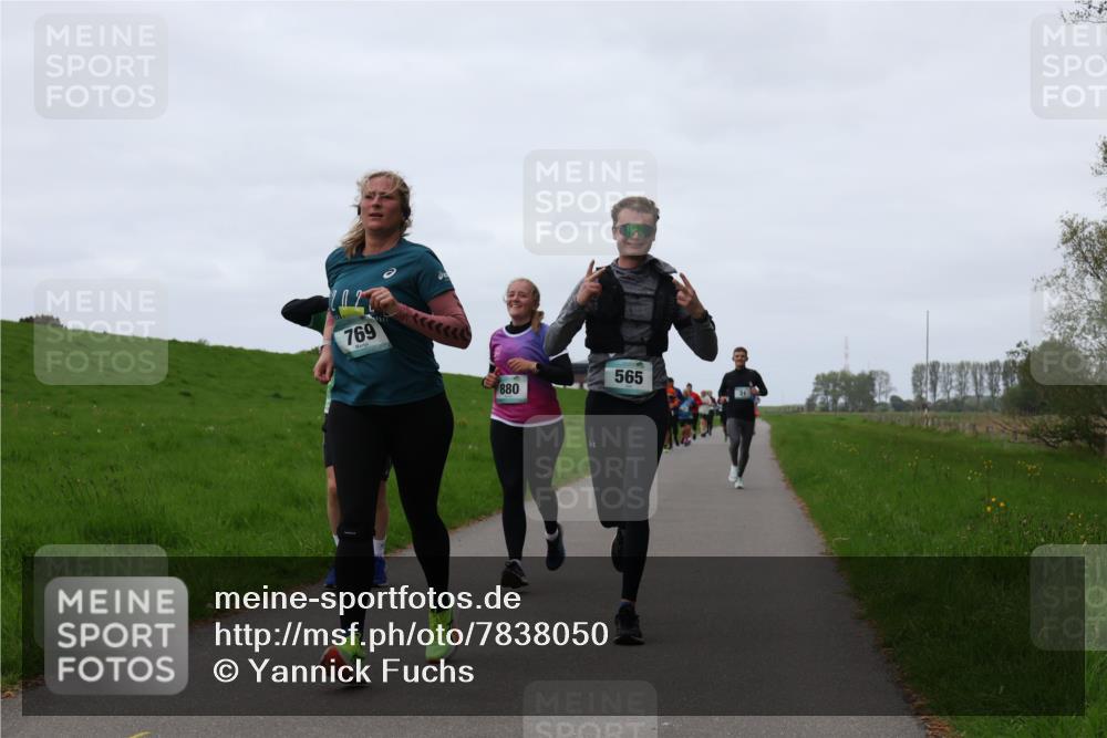 04.05.2025 - 8. Wedeler Halbmarathon Yannick Fuchs http://msf.ph/oto/7838050 04.05.2025 11:25:07 Laufen 769, 880, 565 meine-sportfotos.de