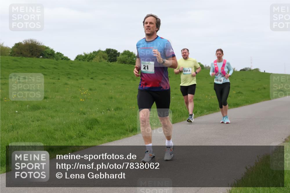 04.05.2025 - 8. Wedeler Halbmarathon Lena Gebhardt http://msf.ph/oto/7838062 04.05.2025 11:36:18 Laufen 24, 2024, 21, 1011, 1010 meine-sportfotos.de