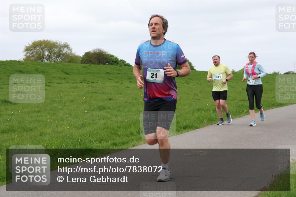 04.05.2025 - 8. Wedeler Halbmarathon Lena Gebhardt http://msf.ph/oto/7838072 04.05.2025 11:36:18 Laufen 2024, 18, 024, 21, 1011, 1010 meine-sportfotos.de
