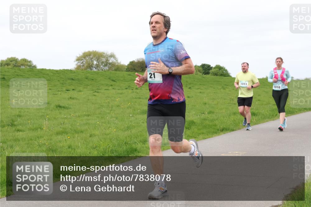 04.05.2025 - 8. Wedeler Halbmarathon Lena Gebhardt http://msf.ph/oto/7838078 04.05.2025 11:36:19 Laufen 21, 24, 1011, 1010 meine-sportfotos.de