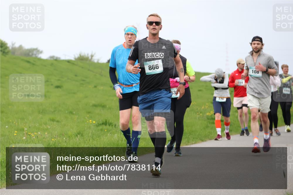 04.05.2025 - 8. Wedeler Halbmarathon Lena Gebhardt http://msf.ph/oto/7838114 04.05.2025 11:36:31 Laufen 866, 63, 376, 114, 108, 1055 meine-sportfotos.de