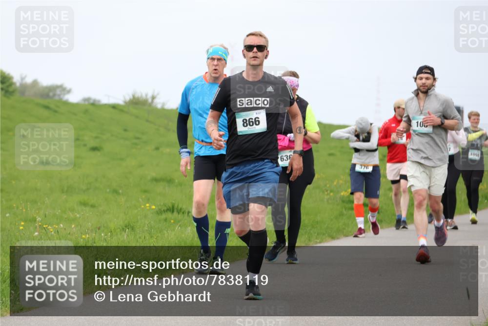 04.05.2025 - 8. Wedeler Halbmarathon Lena Gebhardt http://msf.ph/oto/7838119 04.05.2025 11:36:32 Laufen 866, 636, 376, 10, 1055 meine-sportfotos.de