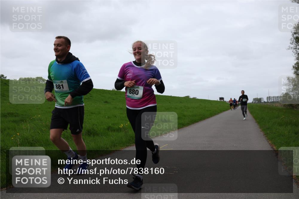 04.05.2025 - 8. Wedeler Halbmarathon Yannick Fuchs http://msf.ph/oto/7838160 04.05.2025 11:25:10 Laufen 881, 880 meine-sportfotos.de