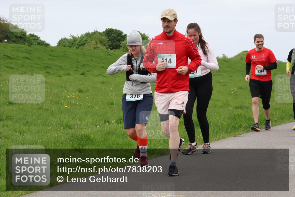 04.05.2025 - 8. Wedeler Halbmarathon Lena Gebhardt http://msf.ph/oto/7838203 04.05.2025 11:36:46 Laufen 375, 14, 283 meine-sportfotos.de