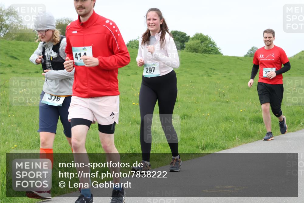 04.05.2025 - 8. Wedeler Halbmarathon Lena Gebhardt http://msf.ph/oto/7838222 04.05.2025 11:36:48 Laufen 375, 414, 297, 20 meine-sportfotos.de
