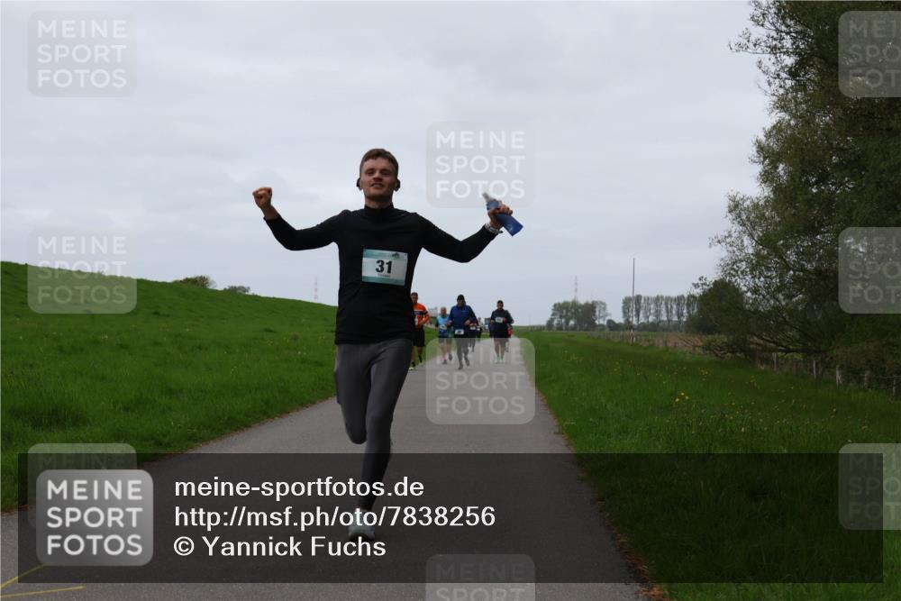 04.05.2025 - 8. Wedeler Halbmarathon Yannick Fuchs http://msf.ph/oto/7838256 04.05.2025 11:25:12 Laufen 31 meine-sportfotos.de