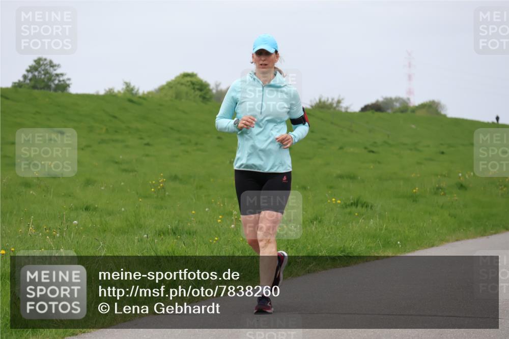 04.05.2025 - 8. Wedeler Halbmarathon Lena Gebhardt http://msf.ph/oto/7838260 04.05.2025 11:36:53 Laufen  meine-sportfotos.de