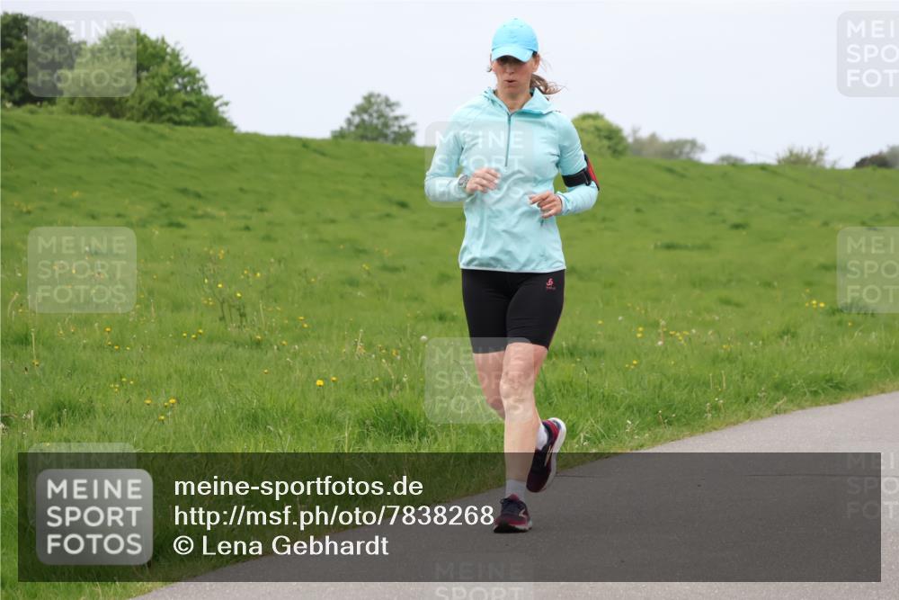 04.05.2025 - 8. Wedeler Halbmarathon Lena Gebhardt http://msf.ph/oto/7838268 04.05.2025 11:36:54 Laufen  meine-sportfotos.de