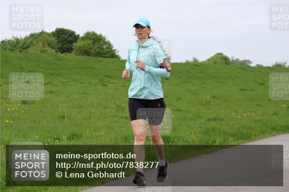 04.05.2025 - 8. Wedeler Halbmarathon Lena Gebhardt http://msf.ph/oto/7838277 04.05.2025 11:36:55 Laufen  meine-sportfotos.de