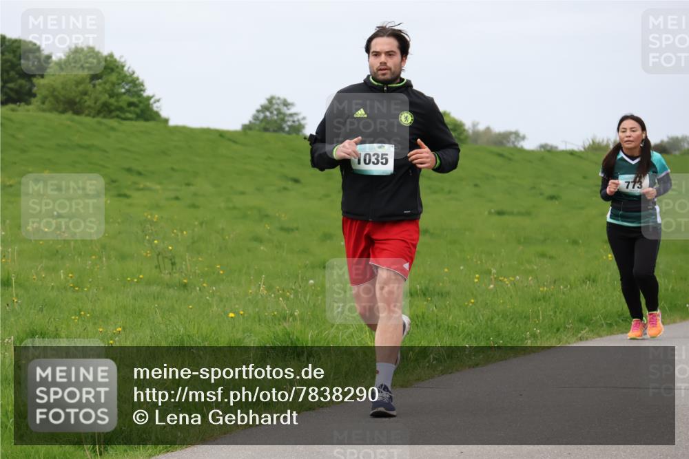 04.05.2025 - 8. Wedeler Halbmarathon Lena Gebhardt http://msf.ph/oto/7838290 04.05.2025 11:37:03 Laufen 1035, 773 meine-sportfotos.de