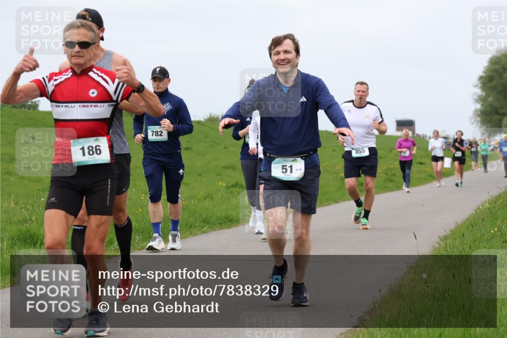 04.05.2025 - 8. Wedeler Halbmarathon Lena Gebhardt http://msf.ph/oto/7838329 04.05.2025 11:37:08 Laufen 186, 782, 51, 79, 855 meine-sportfotos.de