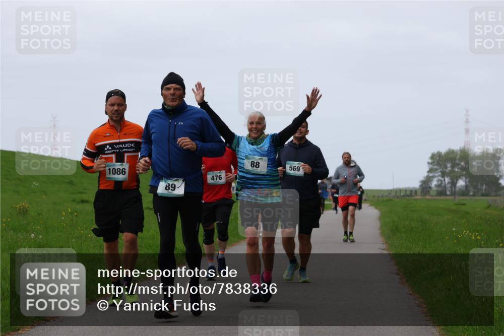 04.05.2025 - 8. Wedeler Halbmarathon Yannick Fuchs http://msf.ph/oto/7838336 04.05.2025 11:25:18 Laufen 1086, 88, 569, 476, 89 meine-sportfotos.de