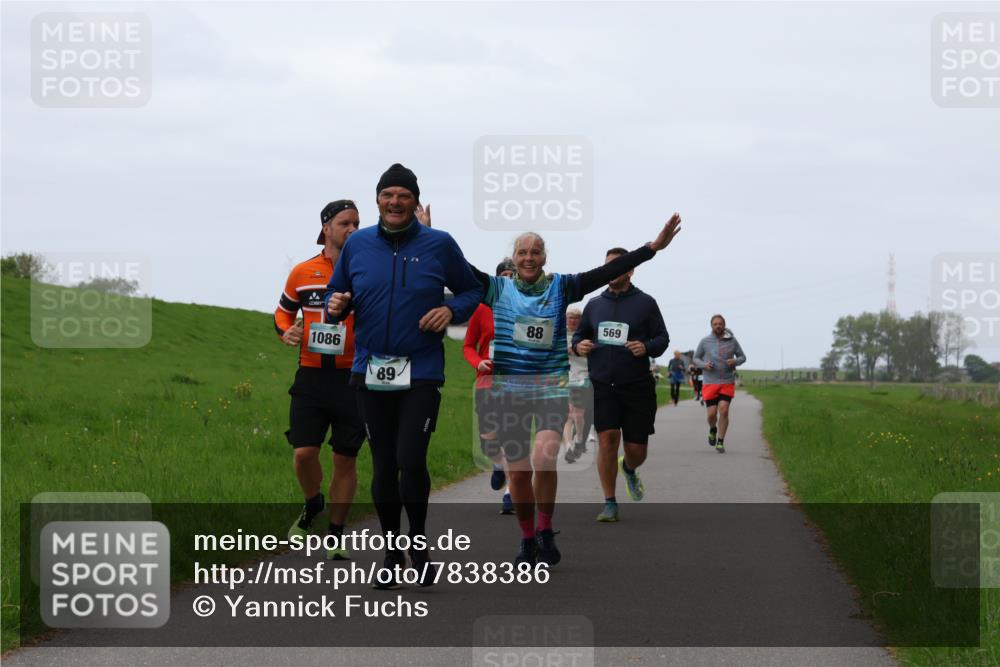 04.05.2025 - 8. Wedeler Halbmarathon Yannick Fuchs http://msf.ph/oto/7838386 04.05.2025 11:25:18 Laufen 1086, 89, 88, 569 meine-sportfotos.de