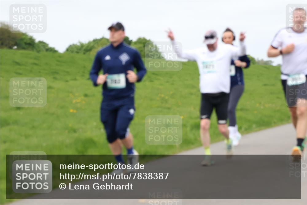 04.05.2025 - 8. Wedeler Halbmarathon Lena Gebhardt http://msf.ph/oto/7838387 04.05.2025 11:37:12 Laufen  meine-sportfotos.de