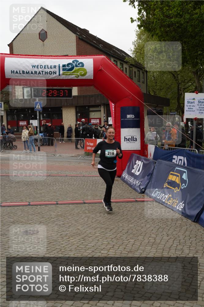 04.05.2025 - 8. Wedeler Halbmarathon Felixshl http://msf.ph/oto/7838388 04.05.2025 12:29:34 Ziel 219 meine-sportfotos.de
