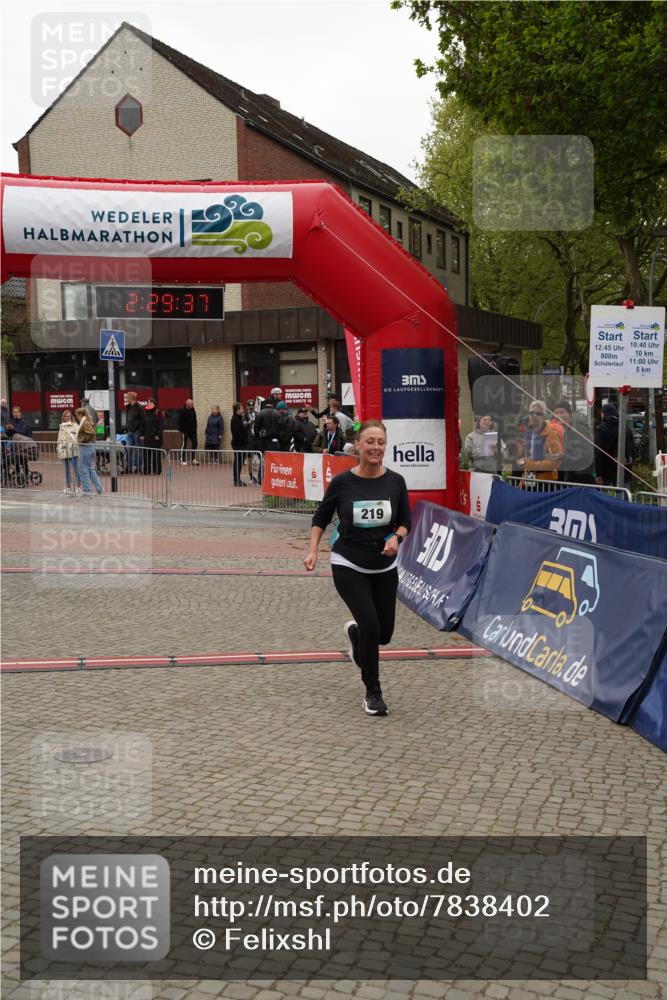04.05.2025 - 8. Wedeler Halbmarathon Felixshl http://msf.ph/oto/7838402 04.05.2025 12:29:35 Ziel 219 meine-sportfotos.de