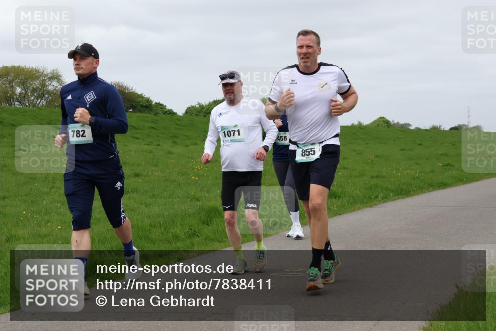04.05.2025 - 8. Wedeler Halbmarathon Lena Gebhardt http://msf.ph/oto/7838411 04.05.2025 11:37:13 Laufen 782, 1071, 458, 855 meine-sportfotos.de