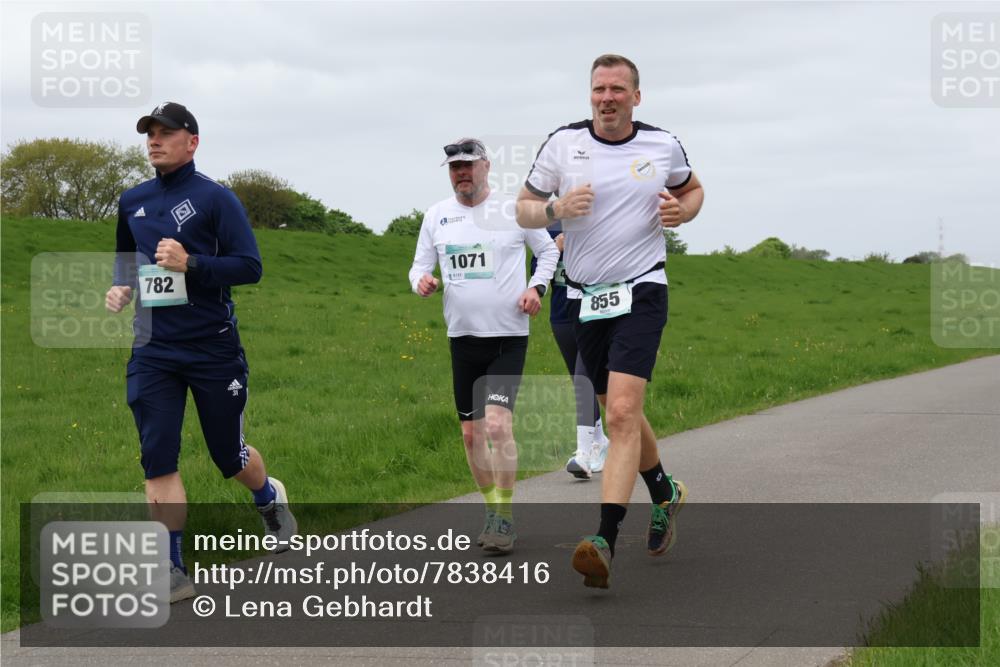 04.05.2025 - 8. Wedeler Halbmarathon Lena Gebhardt http://msf.ph/oto/7838416 04.05.2025 11:37:13 Laufen 782, 1071, 855 meine-sportfotos.de