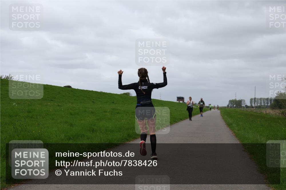 04.05.2025 - 8. Wedeler Halbmarathon Yannick Fuchs http://msf.ph/oto/7838426 04.05.2025 12:02:52 Laufen  meine-sportfotos.de