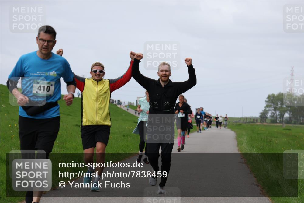 04.05.2025 - 8. Wedeler Halbmarathon Yannick Fuchs http://msf.ph/oto/7838459 04.05.2025 11:46:49 Laufen 410, 114 meine-sportfotos.de