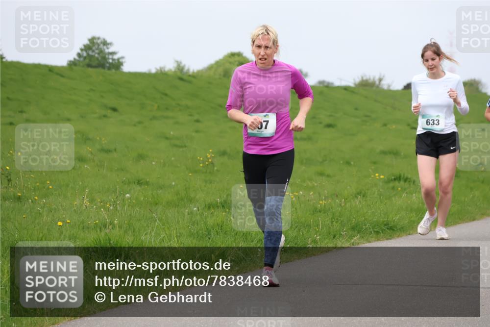 04.05.2025 - 8. Wedeler Halbmarathon Lena Gebhardt http://msf.ph/oto/7838468 04.05.2025 11:37:24 Laufen 07, 633 meine-sportfotos.de
