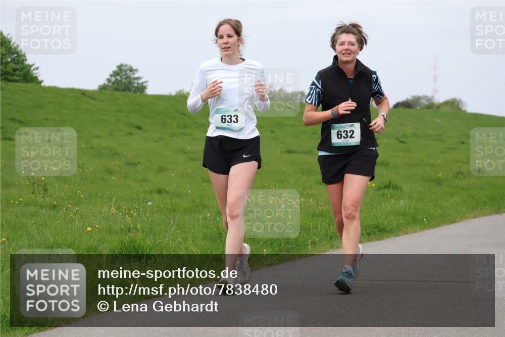 04.05.2025 - 8. Wedeler Halbmarathon Lena Gebhardt http://msf.ph/oto/7838480 04.05.2025 11:37:28 Laufen 633, 632 meine-sportfotos.de