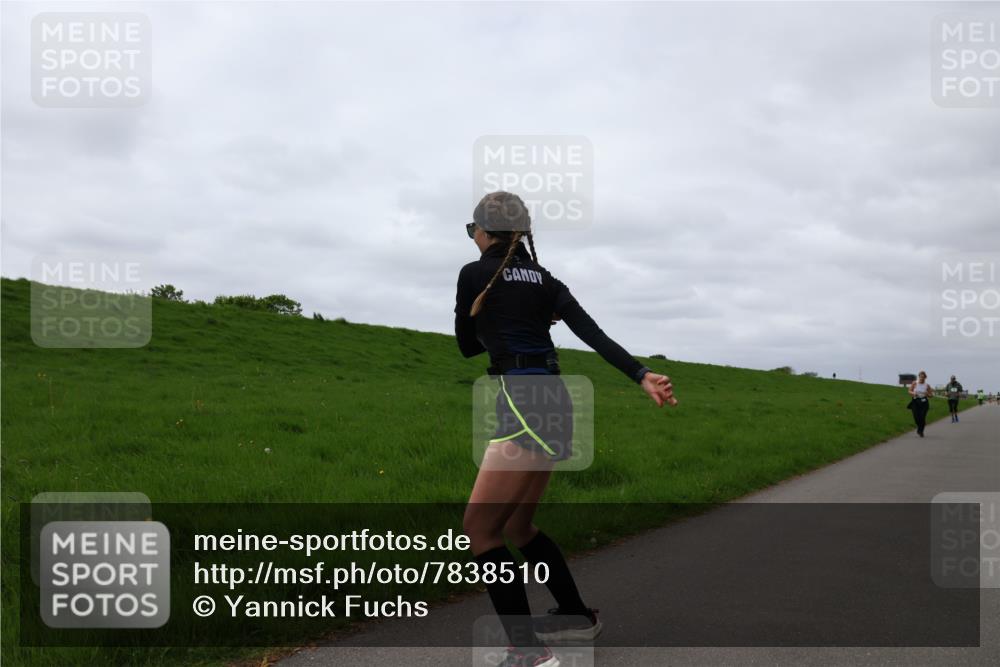 04.05.2025 - 8. Wedeler Halbmarathon Yannick Fuchs http://msf.ph/oto/7838510 04.05.2025 12:02:54 Laufen  meine-sportfotos.de
