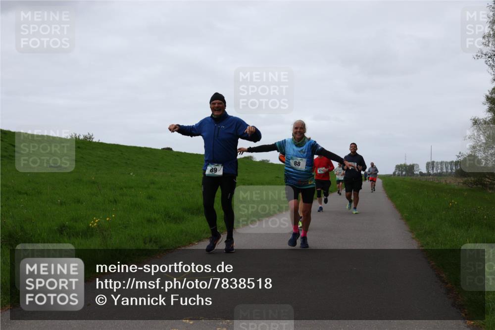 04.05.2025 - 8. Wedeler Halbmarathon Yannick Fuchs http://msf.ph/oto/7838518 04.05.2025 11:25:21 Laufen 89, 88, 47 meine-sportfotos.de