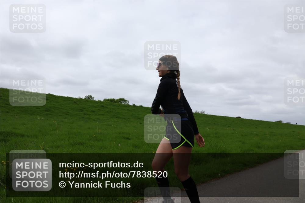 04.05.2025 - 8. Wedeler Halbmarathon Yannick Fuchs http://msf.ph/oto/7838520 04.05.2025 12:02:54 Laufen  meine-sportfotos.de