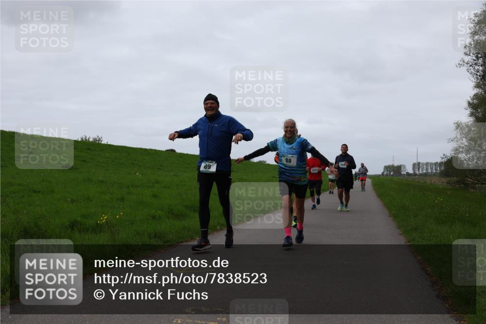 04.05.2025 - 8. Wedeler Halbmarathon Yannick Fuchs http://msf.ph/oto/7838523 04.05.2025 11:25:21 Laufen 89, 88 meine-sportfotos.de