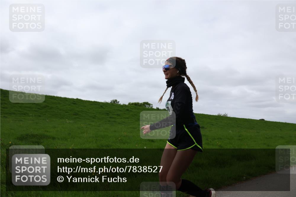 04.05.2025 - 8. Wedeler Halbmarathon Yannick Fuchs http://msf.ph/oto/7838527 04.05.2025 12:02:54 Laufen  meine-sportfotos.de