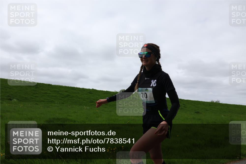 04.05.2025 - 8. Wedeler Halbmarathon Yannick Fuchs http://msf.ph/oto/7838541 04.05.2025 12:02:54 Laufen 70, 16 meine-sportfotos.de