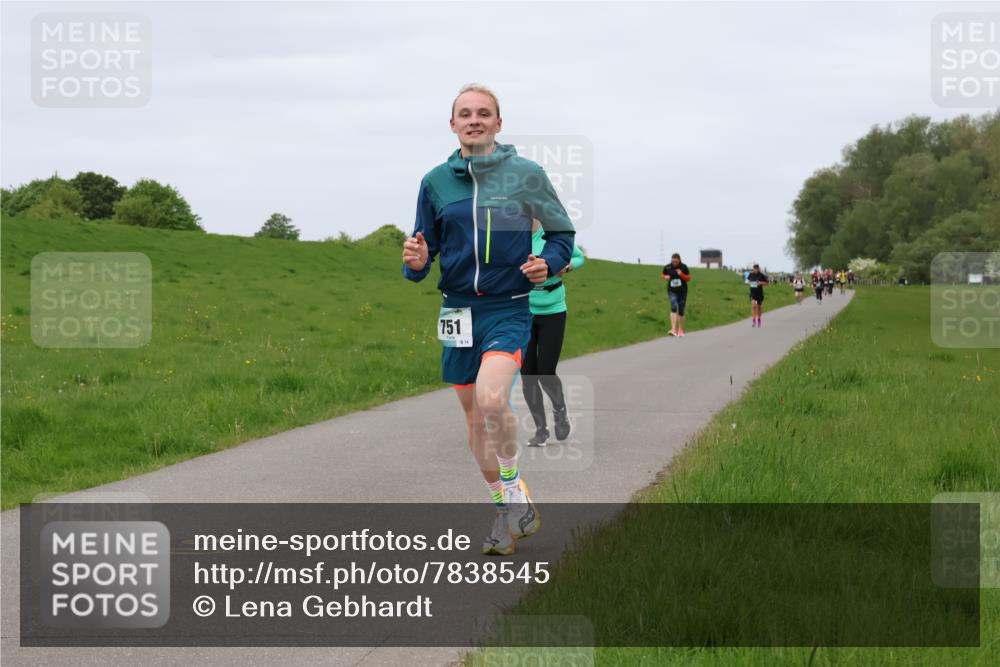 04.05.2025 - 8. Wedeler Halbmarathon Lena Gebhardt http://msf.ph/oto/7838545 04.05.2025 11:37:33 Laufen 751, 874 meine-sportfotos.de