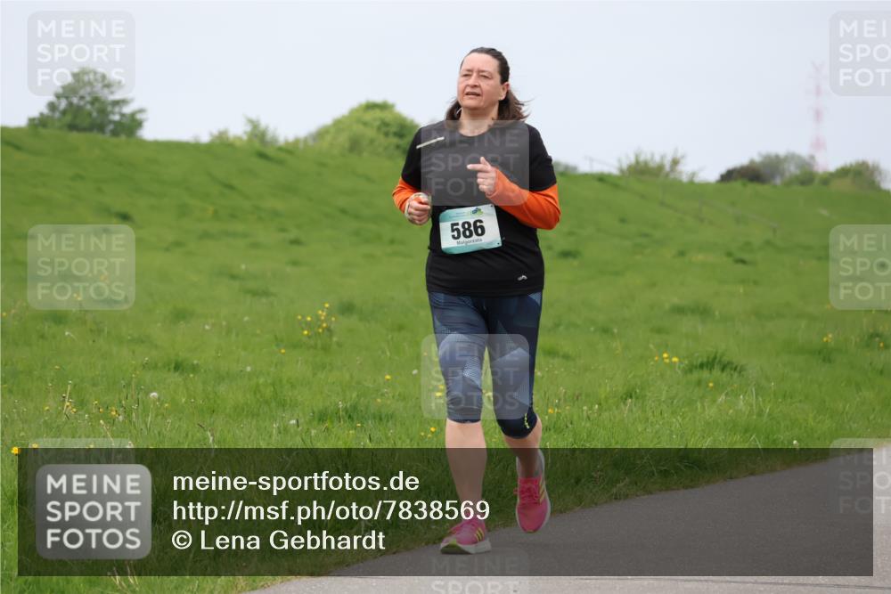 04.05.2025 - 8. Wedeler Halbmarathon Lena Gebhardt http://msf.ph/oto/7838569 04.05.2025 11:37:44 Laufen 586 meine-sportfotos.de