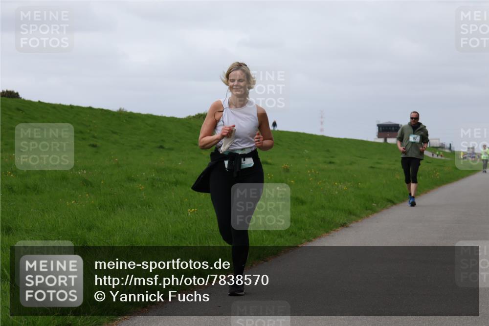 04.05.2025 - 8. Wedeler Halbmarathon Yannick Fuchs http://msf.ph/oto/7838570 04.05.2025 12:02:58 Laufen 97 meine-sportfotos.de