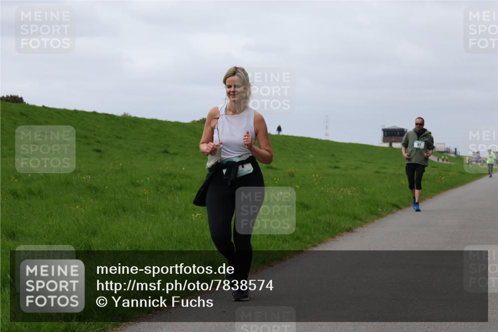 04.05.2025 - 8. Wedeler Halbmarathon Yannick Fuchs http://msf.ph/oto/7838574 04.05.2025 12:02:58 Laufen 97 meine-sportfotos.de