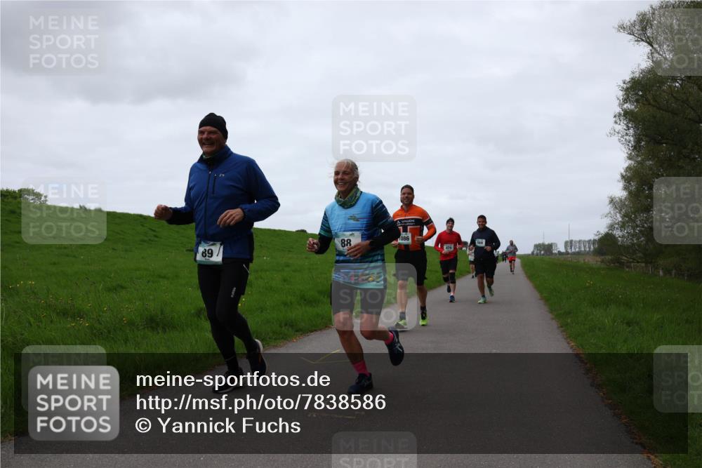 04.05.2025 - 8. Wedeler Halbmarathon Yannick Fuchs http://msf.ph/oto/7838586 04.05.2025 11:25:22 Laufen 086, 88, 89, 476 meine-sportfotos.de
