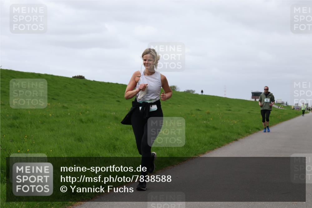 04.05.2025 - 8. Wedeler Halbmarathon Yannick Fuchs http://msf.ph/oto/7838588 04.05.2025 12:02:59 Laufen  meine-sportfotos.de
