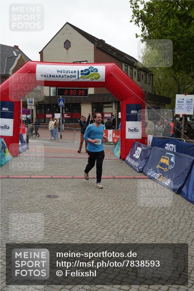 04.05.2025 - 8. Wedeler Halbmarathon Felixshl http://msf.ph/oto/7838593 04.05.2025 12:30:37 Ziel 627 meine-sportfotos.de