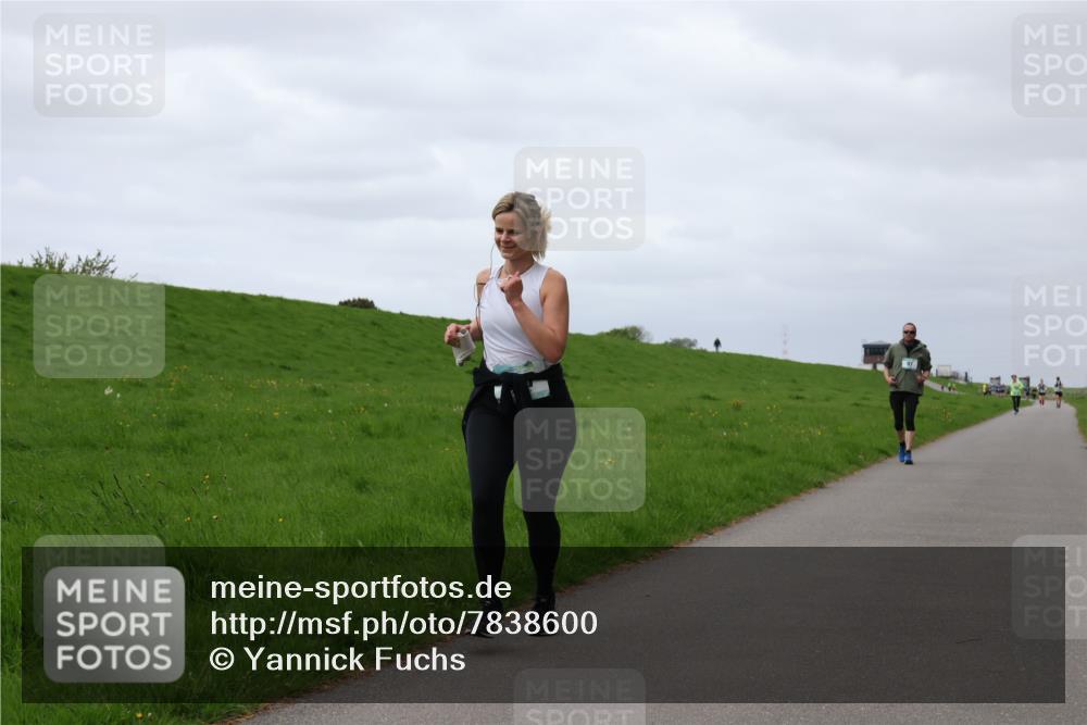 04.05.2025 - 8. Wedeler Halbmarathon Yannick Fuchs http://msf.ph/oto/7838600 04.05.2025 12:02:59 Laufen  meine-sportfotos.de