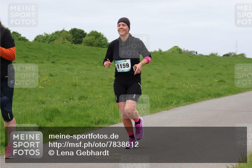 04.05.2025 - 8. Wedeler Halbmarathon Lena Gebhardt http://msf.ph/oto/7838612 04.05.2025 11:37:48 Laufen 1159, 90 meine-sportfotos.de