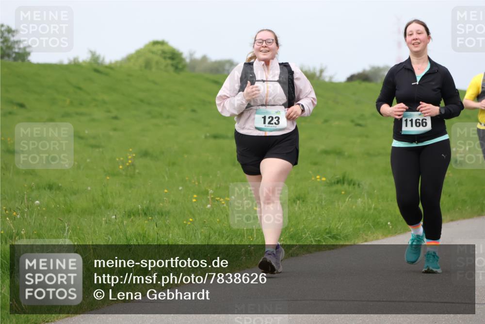 04.05.2025 - 8. Wedeler Halbmarathon Lena Gebhardt http://msf.ph/oto/7838626 04.05.2025 11:38:14 Laufen 123, 1166 meine-sportfotos.de