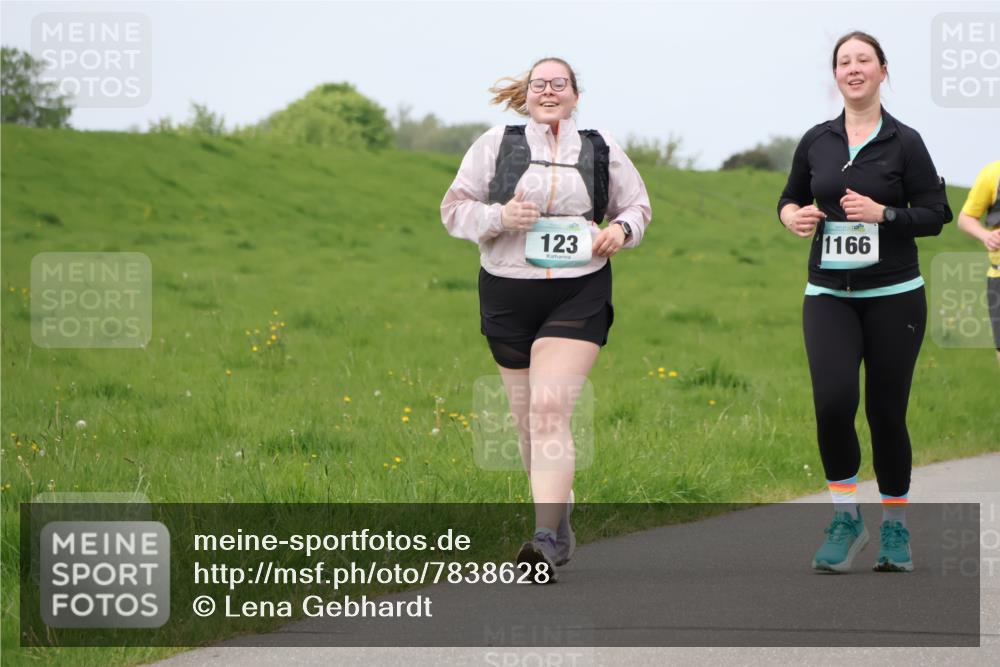 04.05.2025 - 8. Wedeler Halbmarathon Lena Gebhardt http://msf.ph/oto/7838628 04.05.2025 11:38:14 Laufen 123, 1166 meine-sportfotos.de