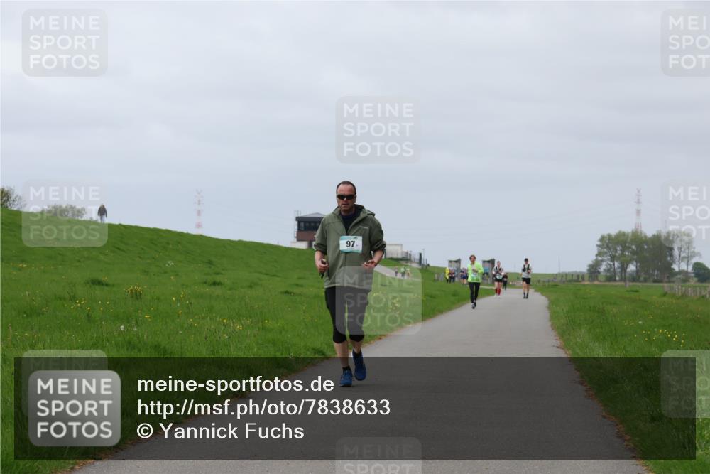 04.05.2025 - 8. Wedeler Halbmarathon Yannick Fuchs http://msf.ph/oto/7838633 04.05.2025 12:03:01 Laufen 97 meine-sportfotos.de