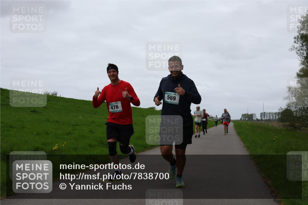 04.05.2025 - 8. Wedeler Halbmarathon Yannick Fuchs http://msf.ph/oto/7838700 04.05.2025 11:25:24 Laufen 476, 569 meine-sportfotos.de
