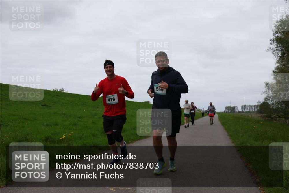 04.05.2025 - 8. Wedeler Halbmarathon Yannick Fuchs http://msf.ph/oto/7838703 04.05.2025 11:25:24 Laufen 476, 569 meine-sportfotos.de