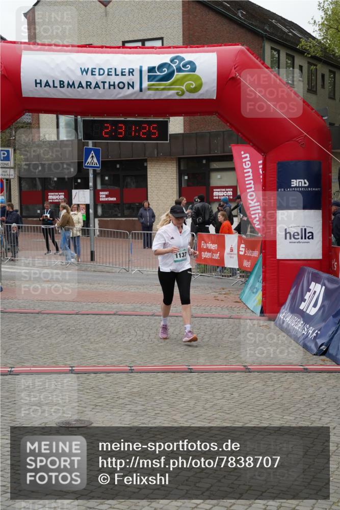 04.05.2025 - 8. Wedeler Halbmarathon Felixshl http://msf.ph/oto/7838707 04.05.2025 12:31:23 Ziel  meine-sportfotos.de
