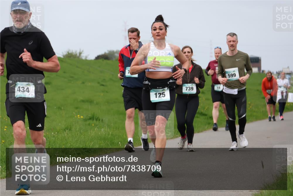 04.05.2025 - 8. Wedeler Halbmarathon Lena Gebhardt http://msf.ph/oto/7838709 04.05.2025 11:38:25 Laufen 434, 72, 125, 739, 18, 599 meine-sportfotos.de