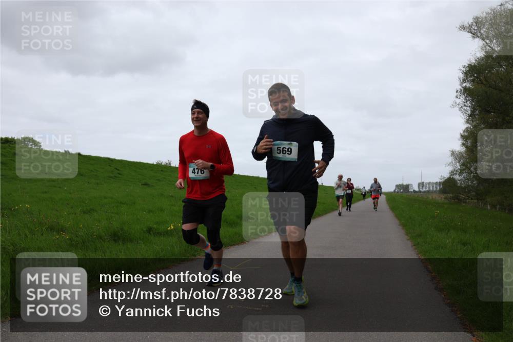 04.05.2025 - 8. Wedeler Halbmarathon Yannick Fuchs http://msf.ph/oto/7838728 04.05.2025 11:25:25 Laufen 476, 569 meine-sportfotos.de