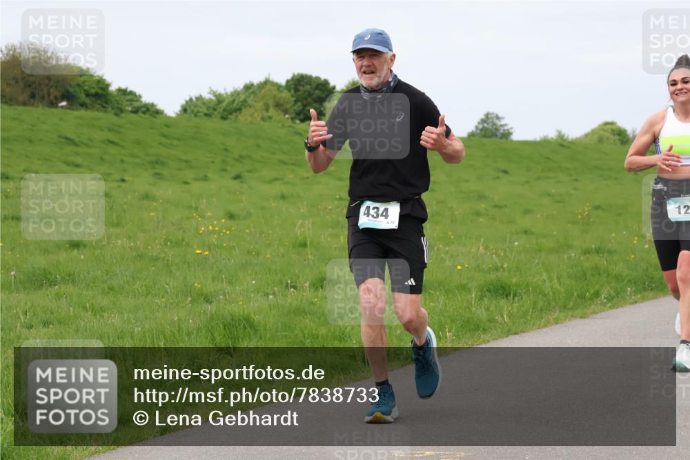04.05.2025 - 8. Wedeler Halbmarathon Lena Gebhardt http://msf.ph/oto/7838733 04.05.2025 11:38:27 Laufen 12, 434 meine-sportfotos.de